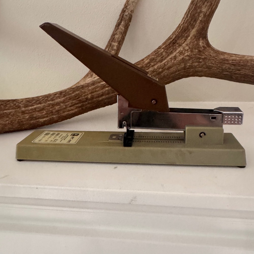 RoseTec RT-111 Heavy Duty Stapler Tan Brown VTG Manual High Capacity 100 Sheet